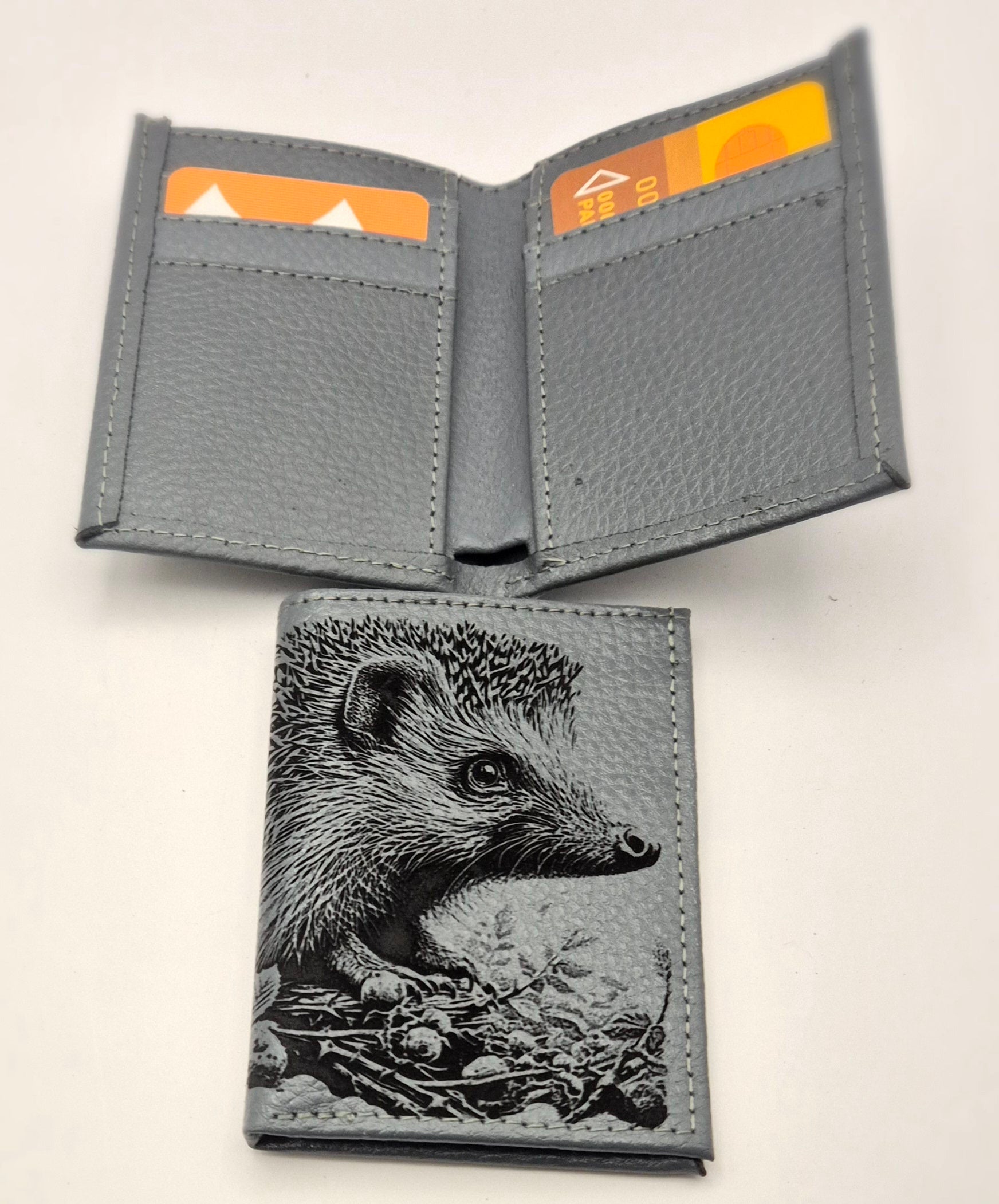 Porte-carte gravé croute de cuir 01