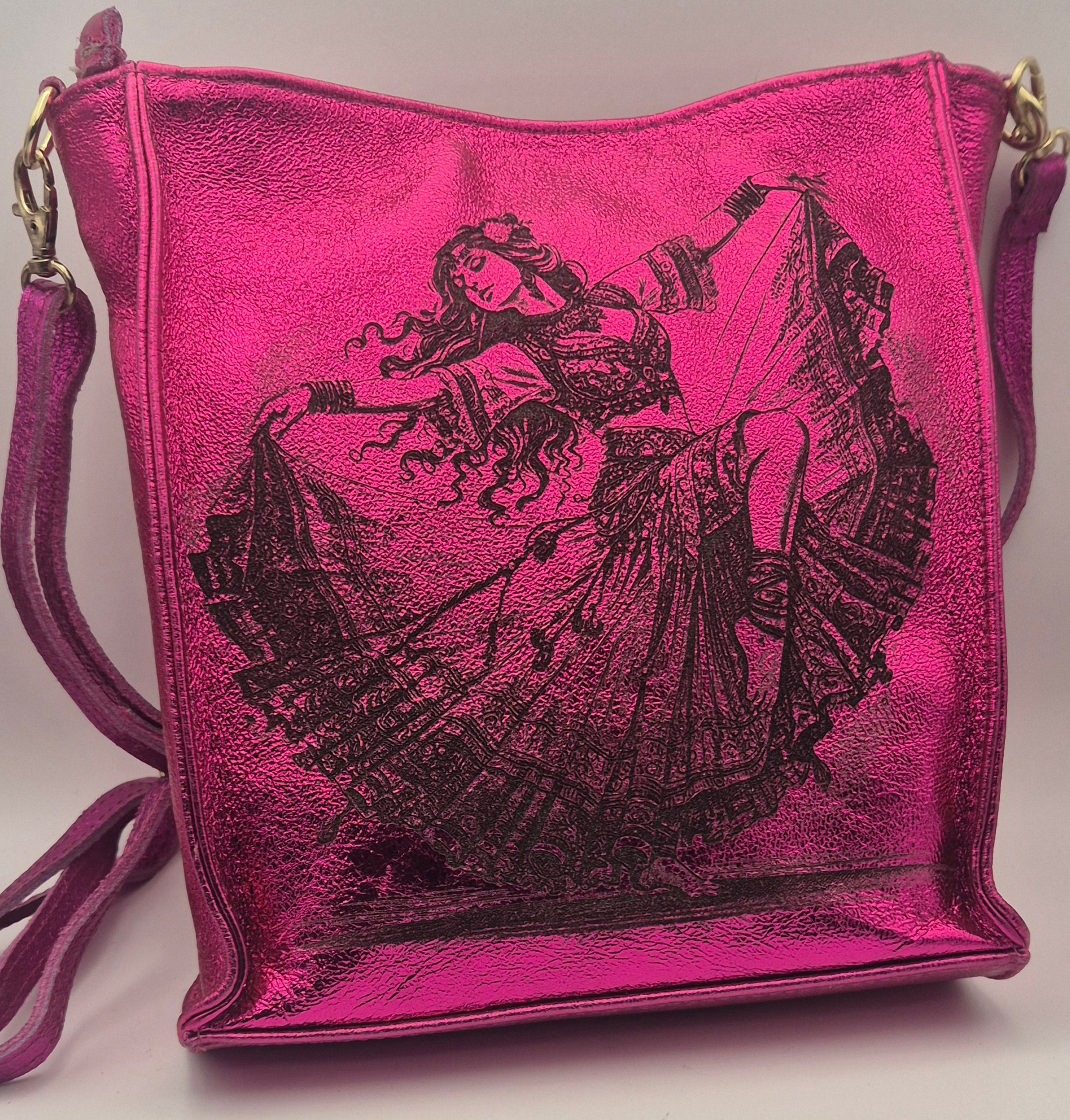 Sac gravé en cuir pailleté 06