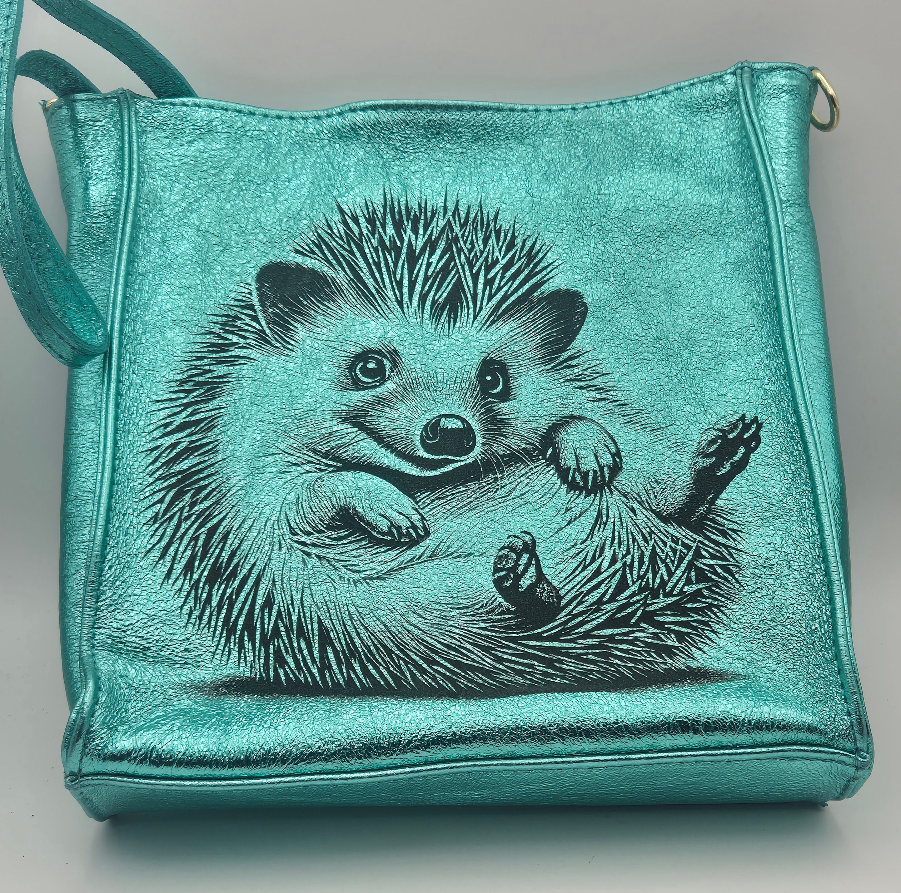 Sac gravé en cuir pailleté 02