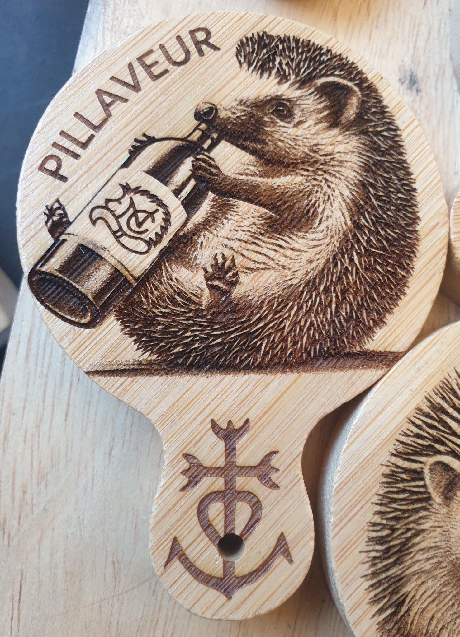 Décapsuleur rond pillaveur